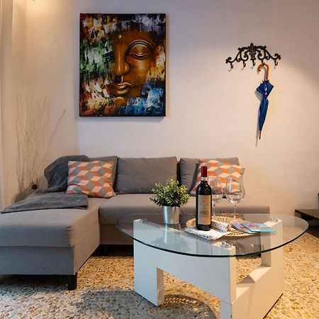 F1 - Santa Croce One Bedroom Apartment For Couples Флоренция Екстериор снимка